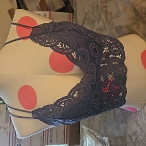 V/S PINK strappy bralette M